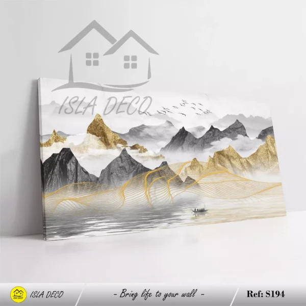 Paysage montagne doré avec brume pour une ambiance zen